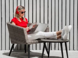 Read more about the article Breaking News and Trends: Why Showbizztoday.com is Your Go-To Lifestyle Hub