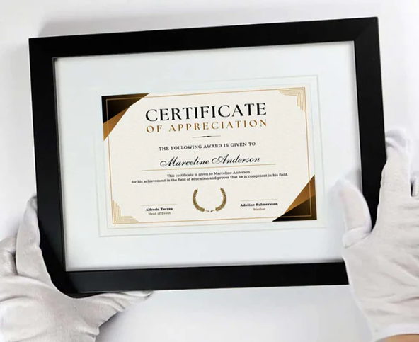 Read more about the article Why a Certificate Photo Frame Transforms Your Achievements Into Lasting Pride