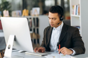 Read more about the article What Hiring a Virtual Assistant Actually Unlocks for Serious Business Owners