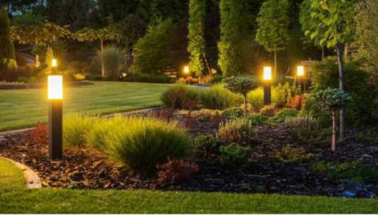 Read more about the article How Does Garden Light Design Shape an Outdoor Space?